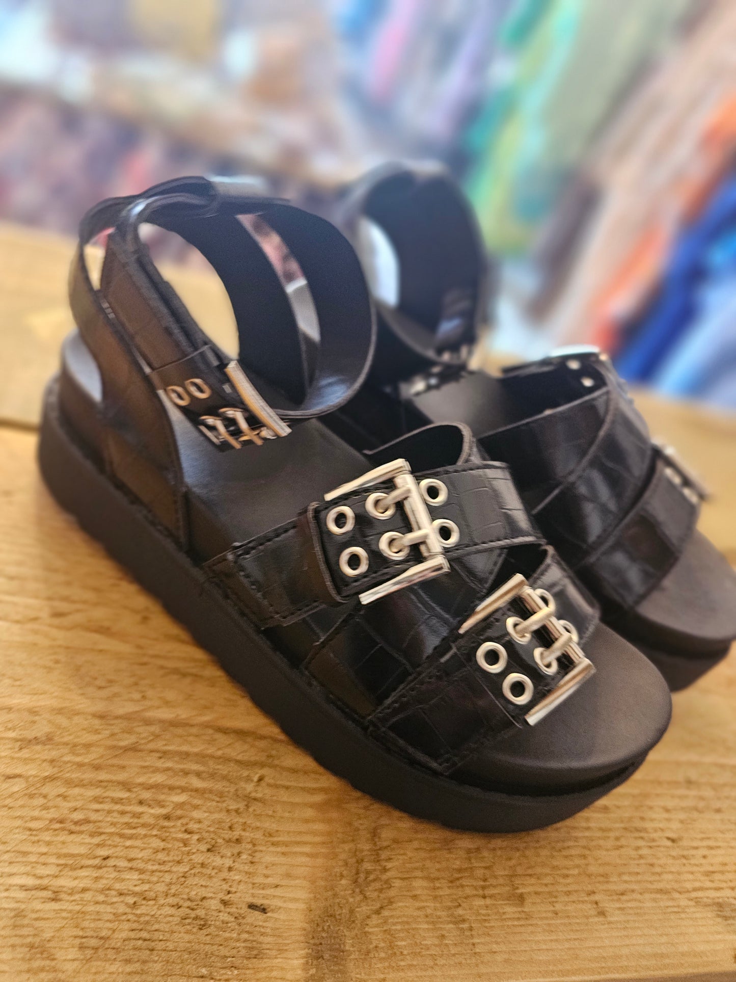 WFOOT00005 Flatform Sandals with Ankle Strap and Buckle