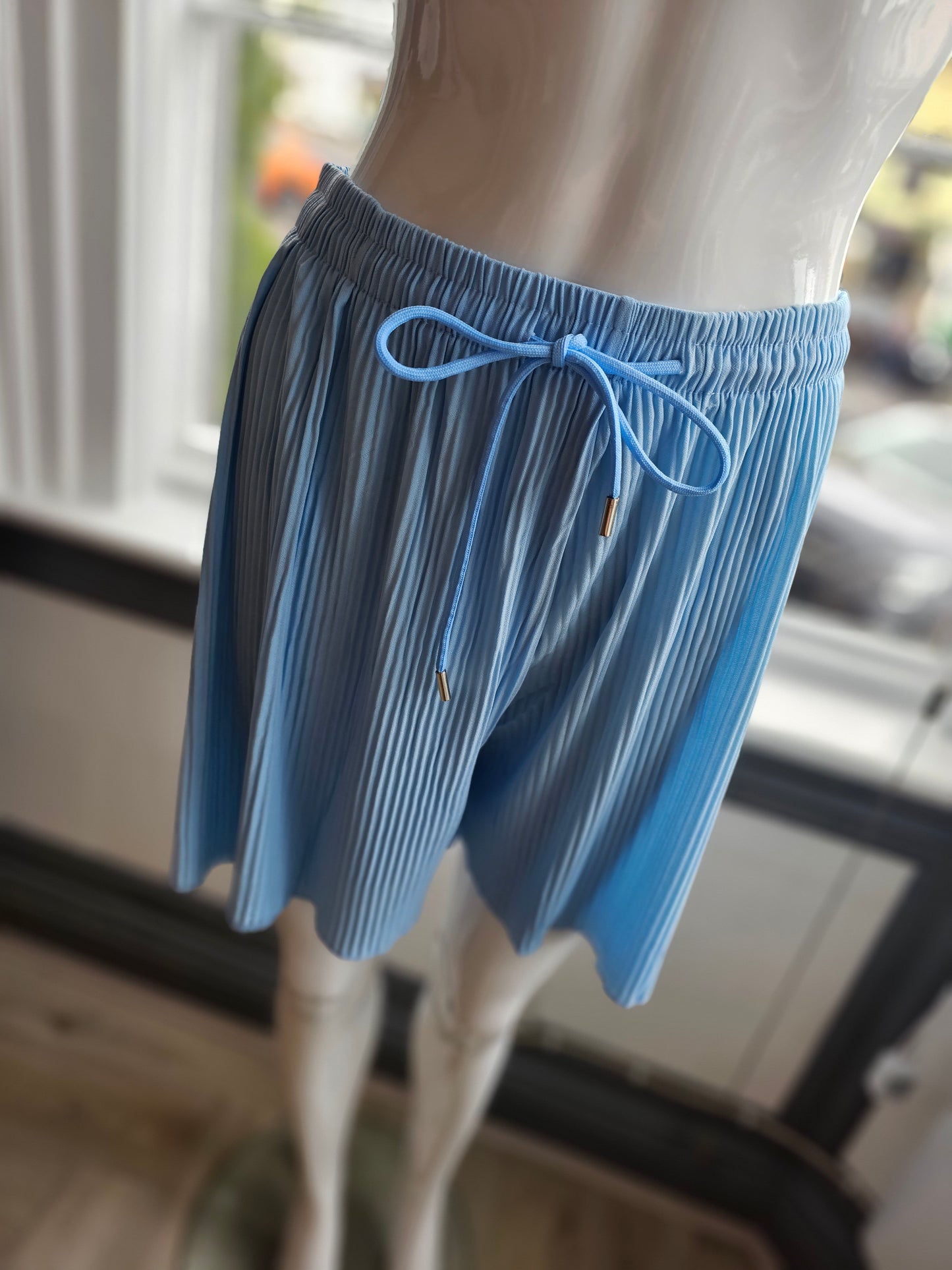 SHT00015 Elastic Waist Pleated Shorts