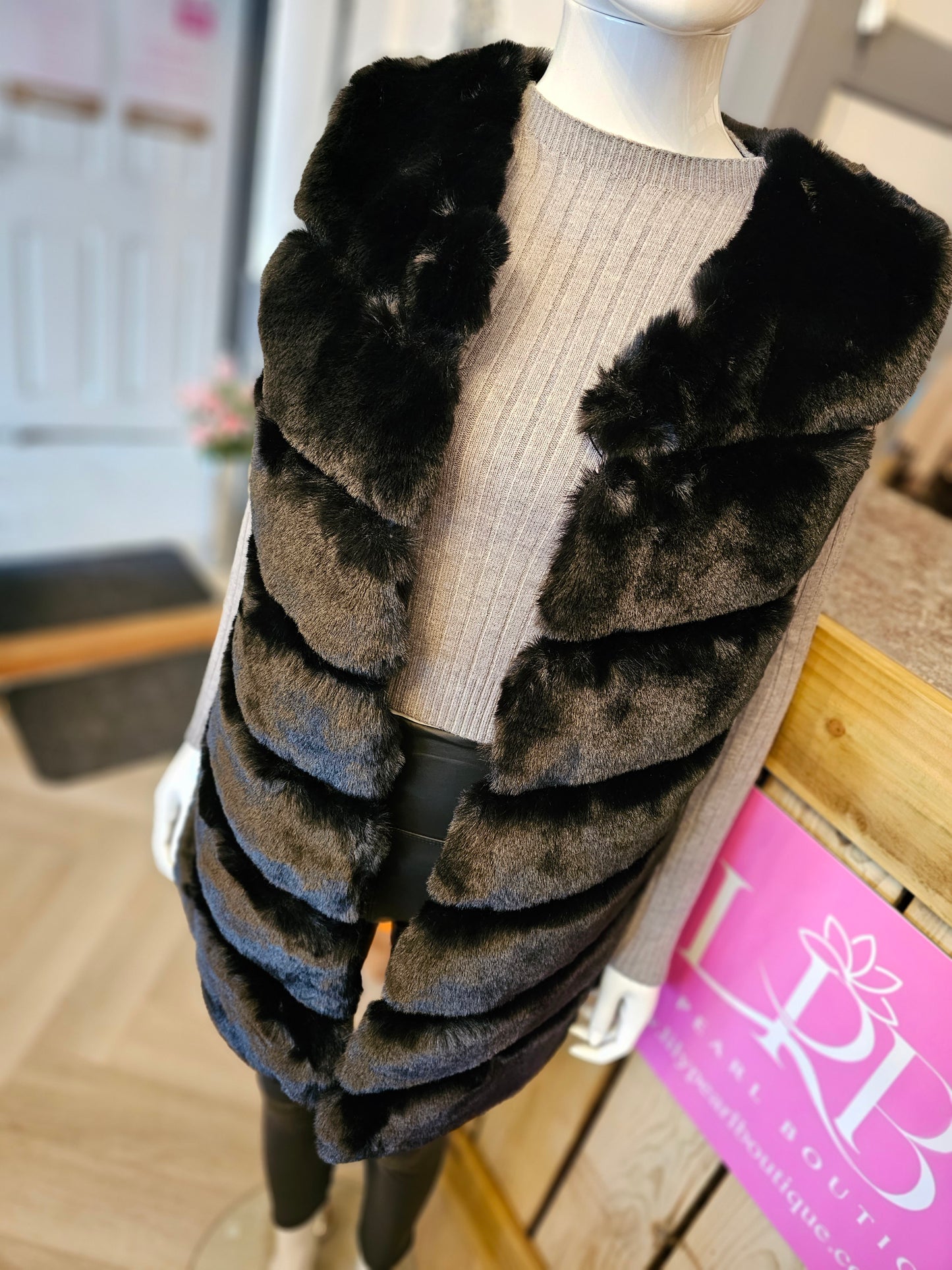 JKT00016 Super Soft Panel Faux Fur Gilet