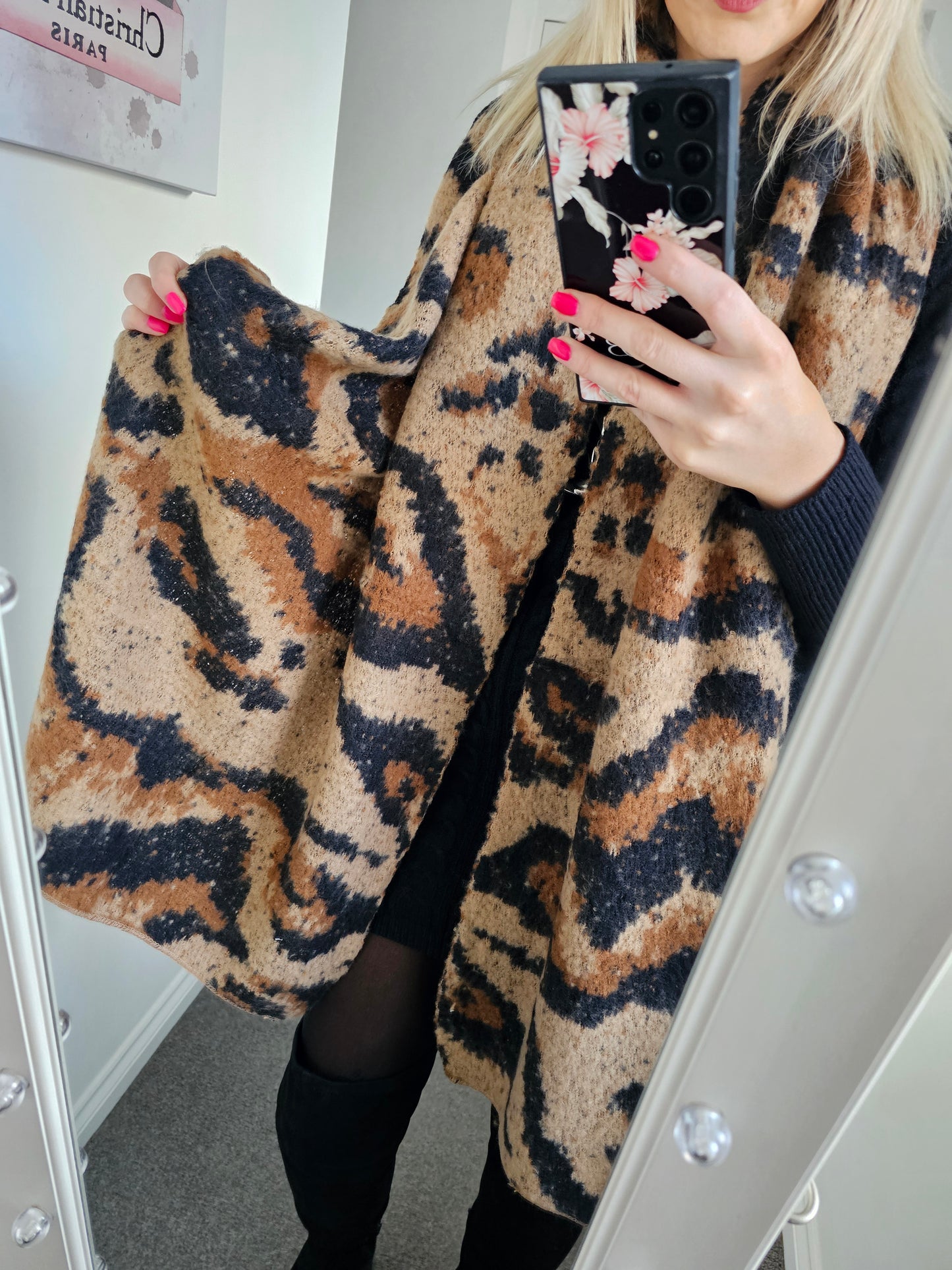 Leopard Print Diagonal Edge Wool Scarf